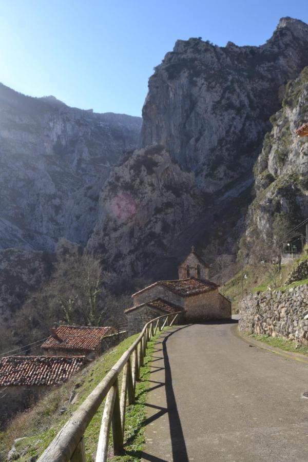 El Portal Del Abuelo Apartment Arenas De Cabrales Bagian luar foto