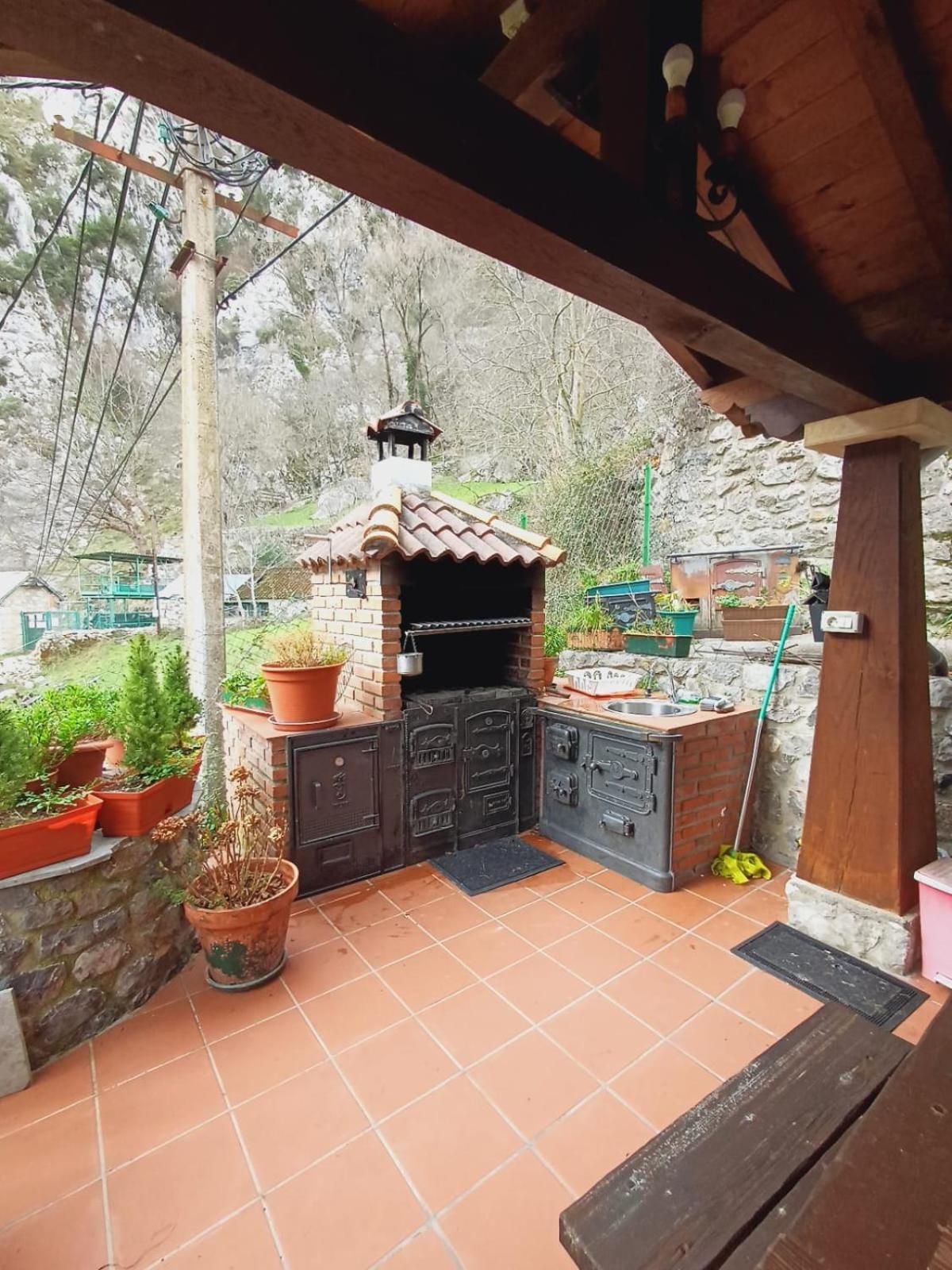 El Portal Del Abuelo Apartment Arenas De Cabrales Bagian luar foto