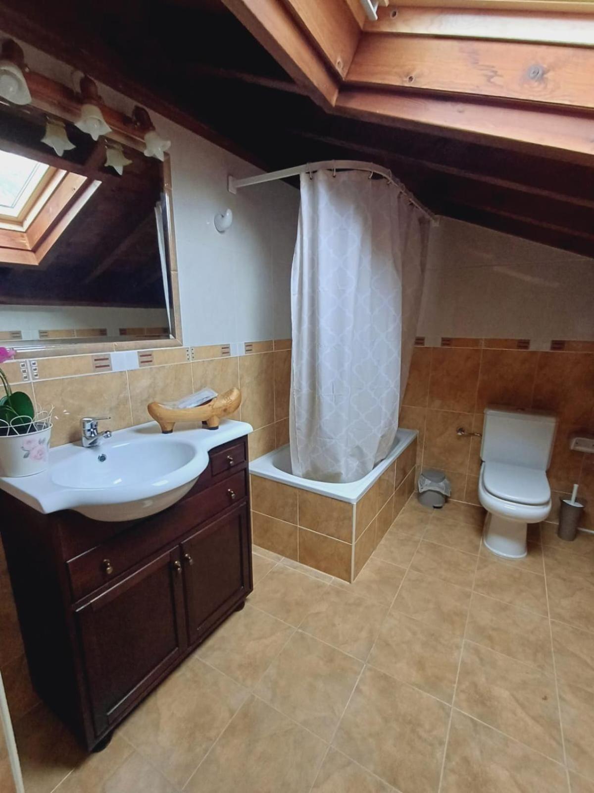 El Portal Del Abuelo Apartment Arenas De Cabrales Bagian luar foto