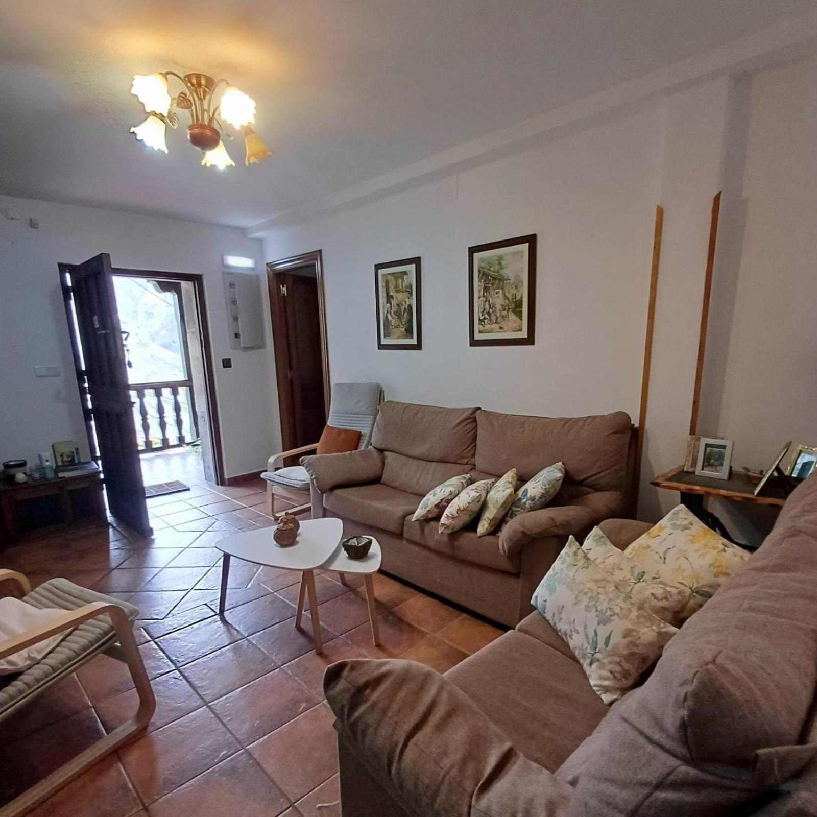 El Portal Del Abuelo Apartment Arenas De Cabrales Bagian luar foto