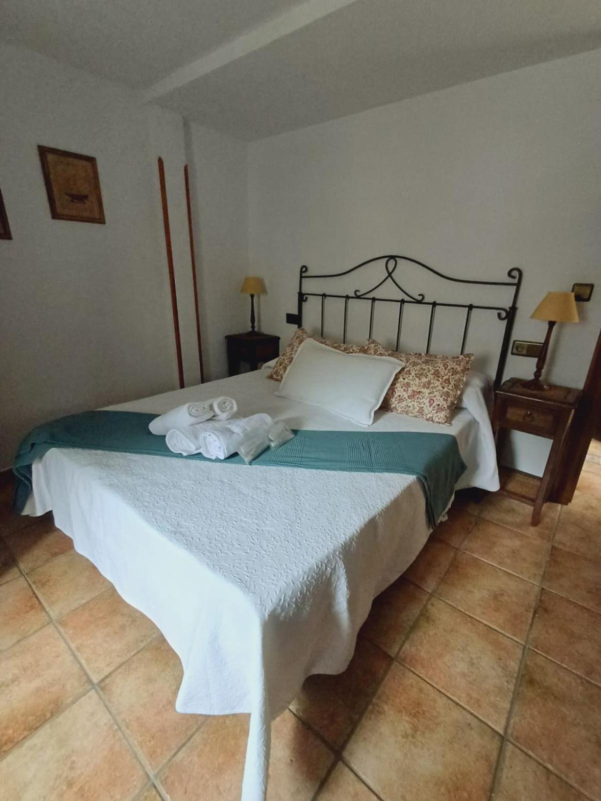El Portal Del Abuelo Apartment Arenas De Cabrales Bagian luar foto