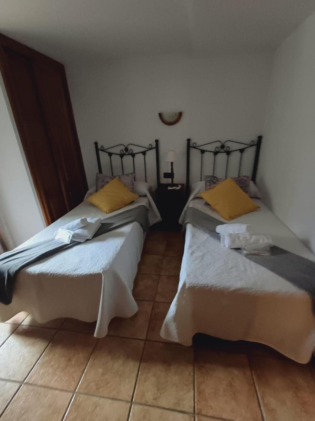 El Portal Del Abuelo Apartment Arenas De Cabrales Bagian luar foto